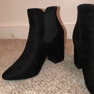 Heeled boots